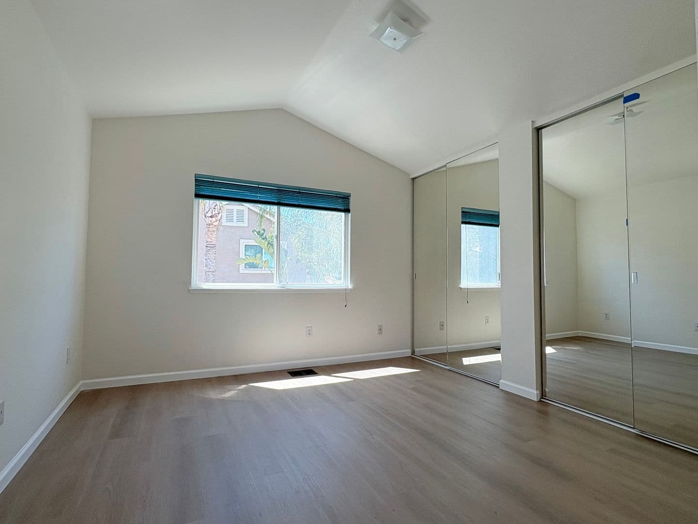 Brentwood House: 1088 Glenwillow Dr