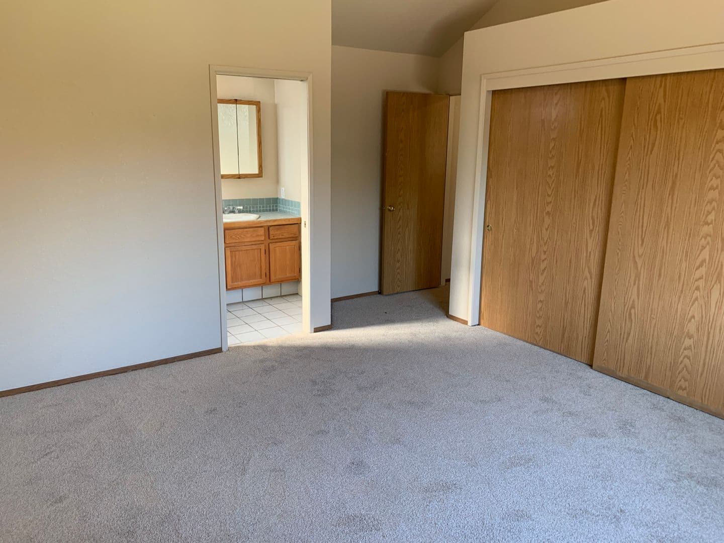 Lathrop House: 321 Thomsen Rd