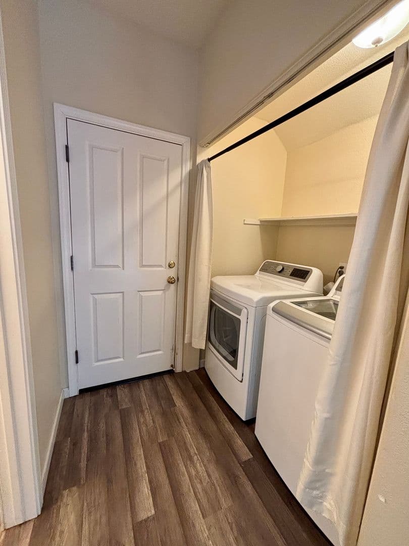 Brentwood House: 1830 Highland Way