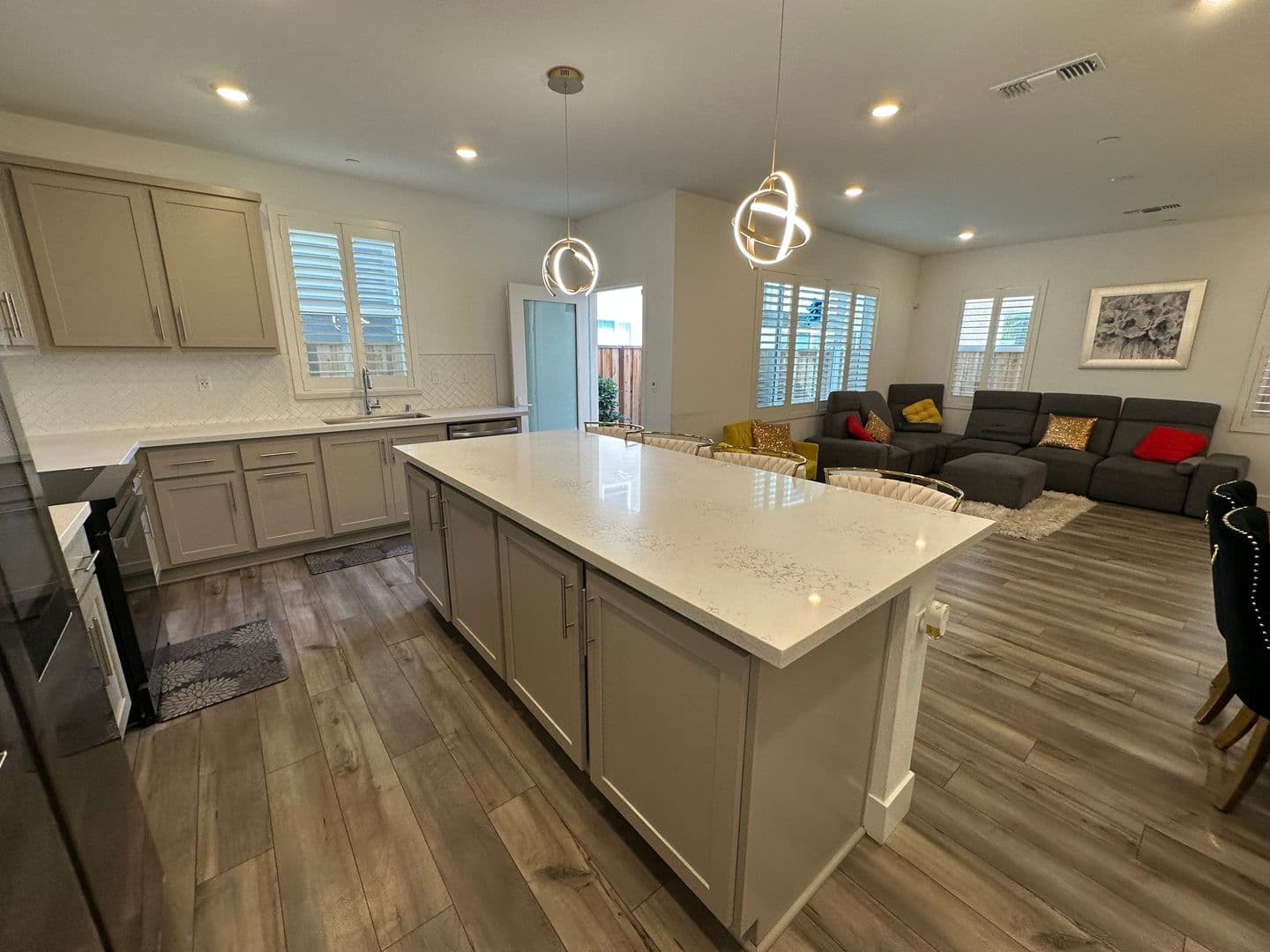Mountain House House: 149 W Ukiah Pl