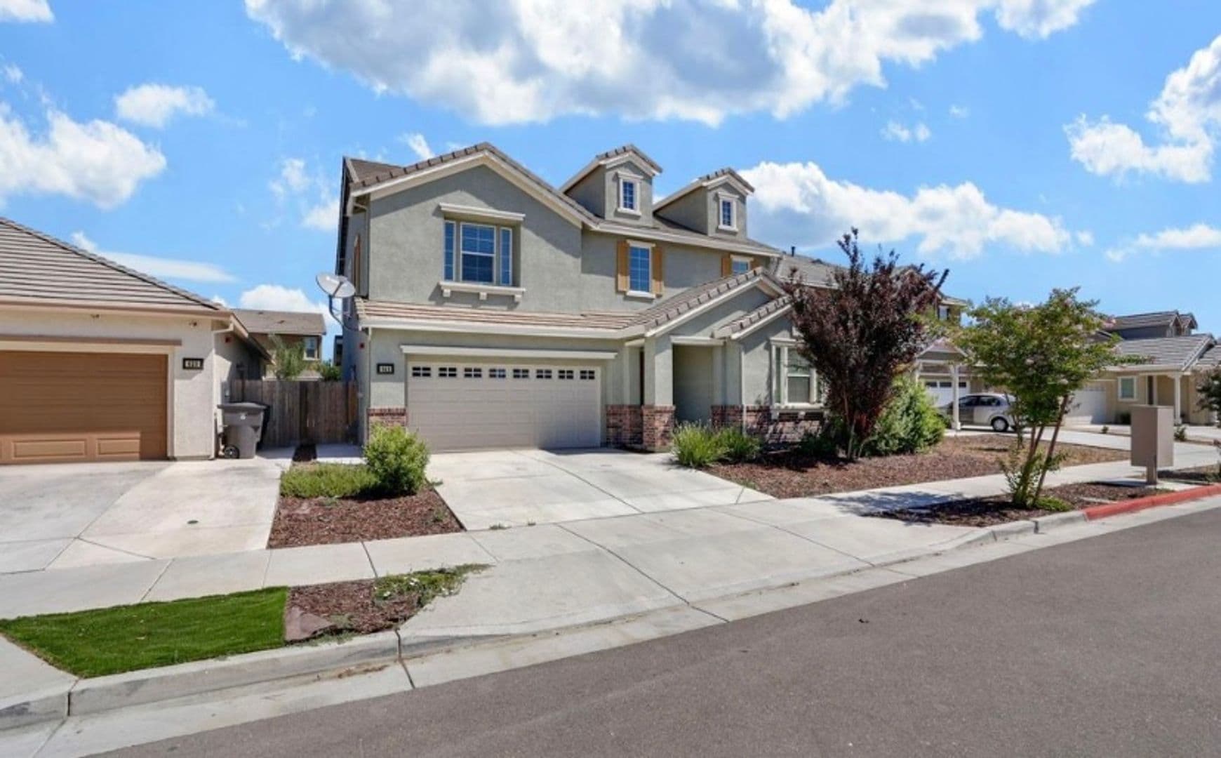Tracy House: 649 Perino Ln