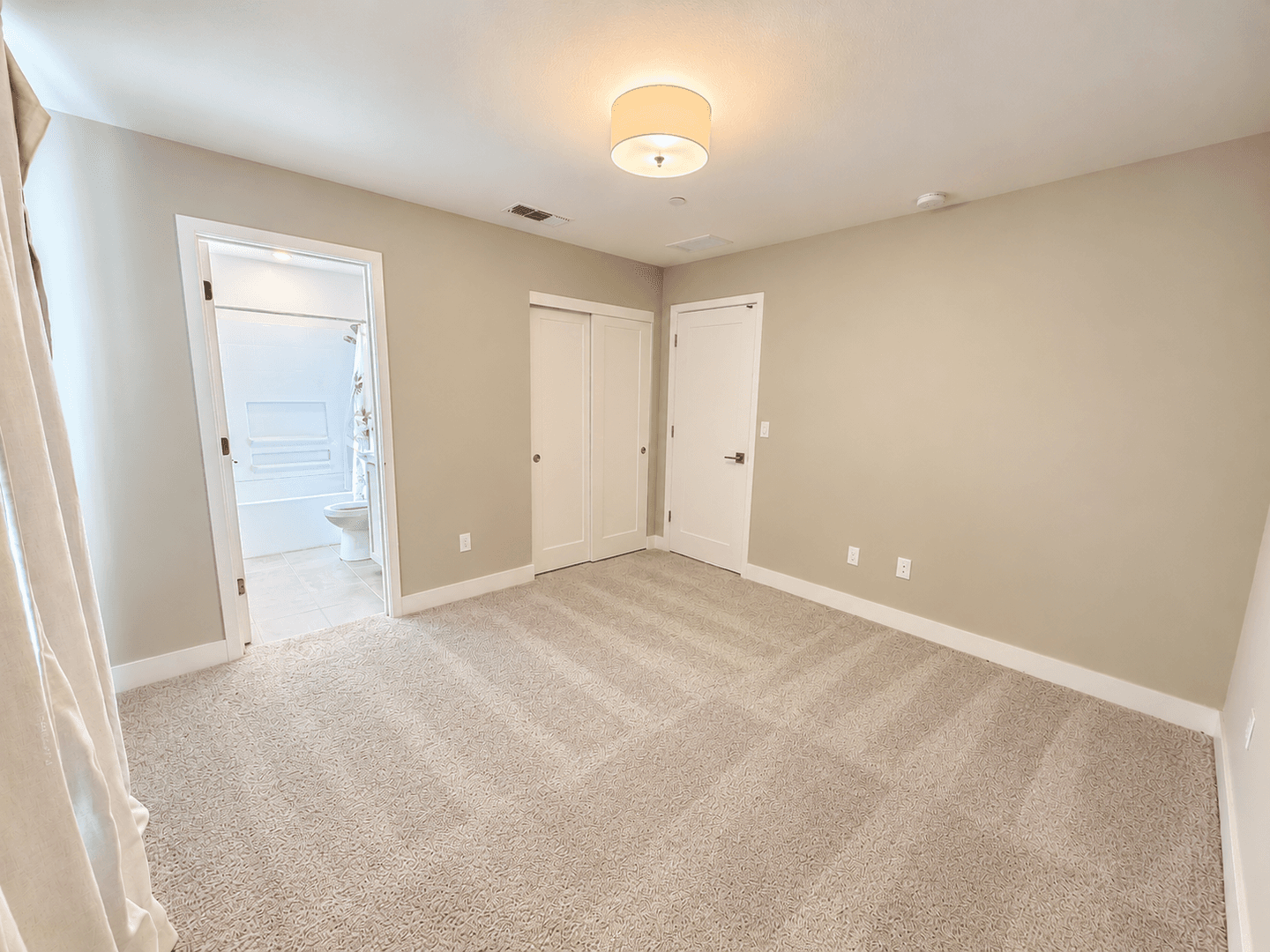 Newark Townhome: 37901 Hickory St