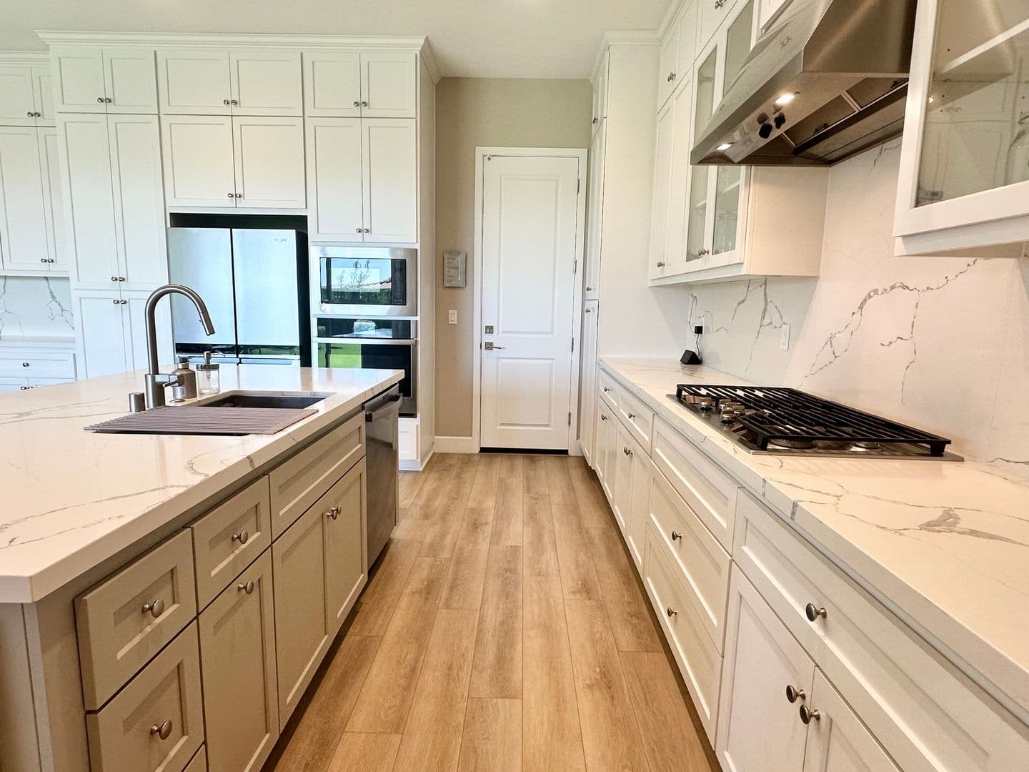 Brentwood House: 1960 Decanter Cir