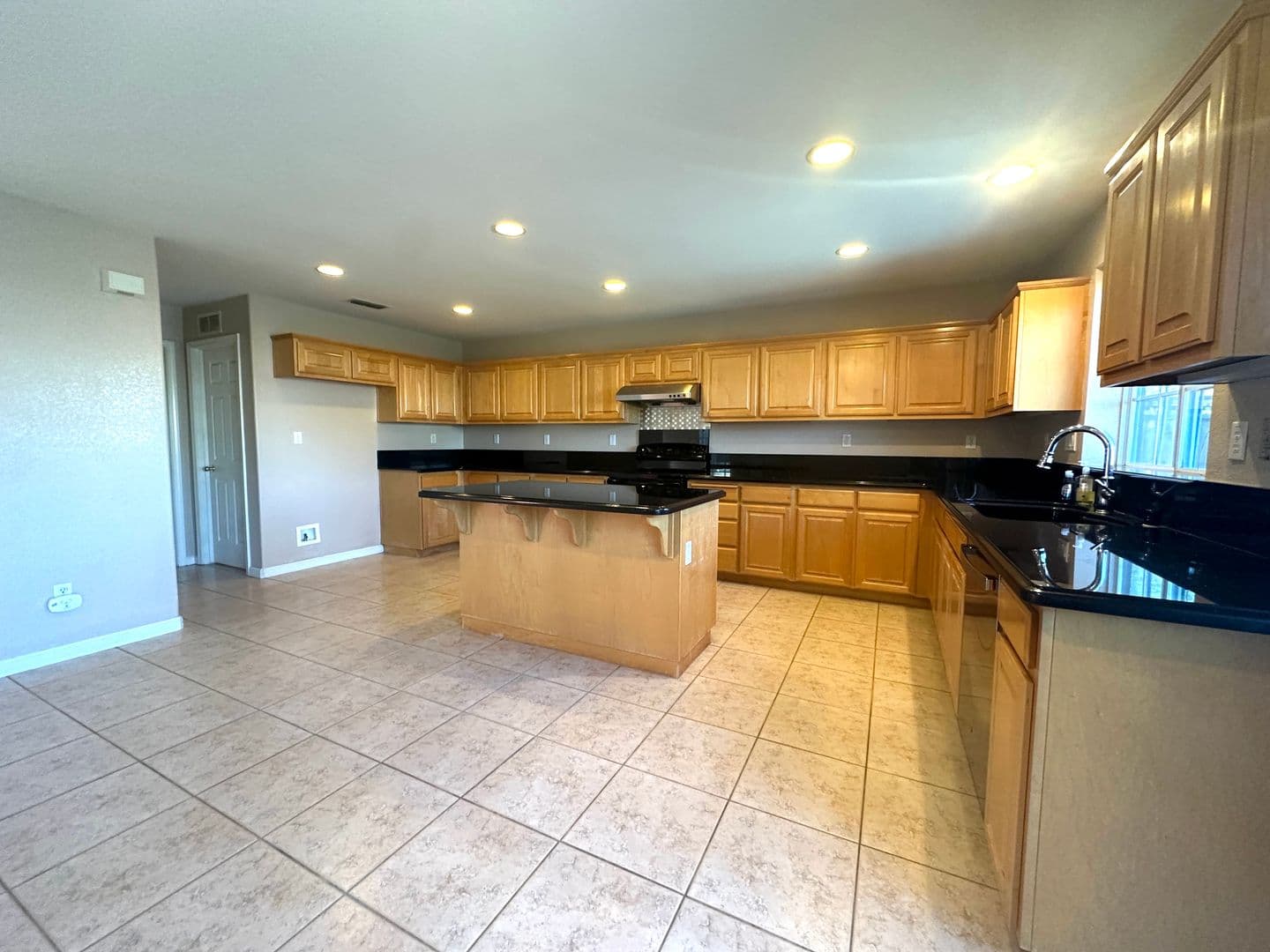 Brentwood House: 235 Brushwood Pl