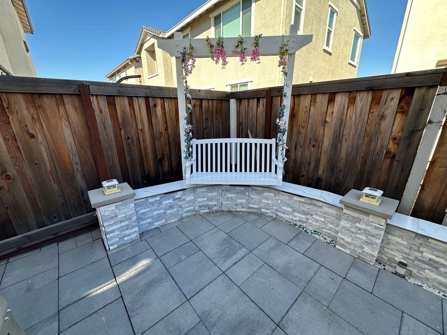 Brentwood House: 209 Brush Creek Dr
