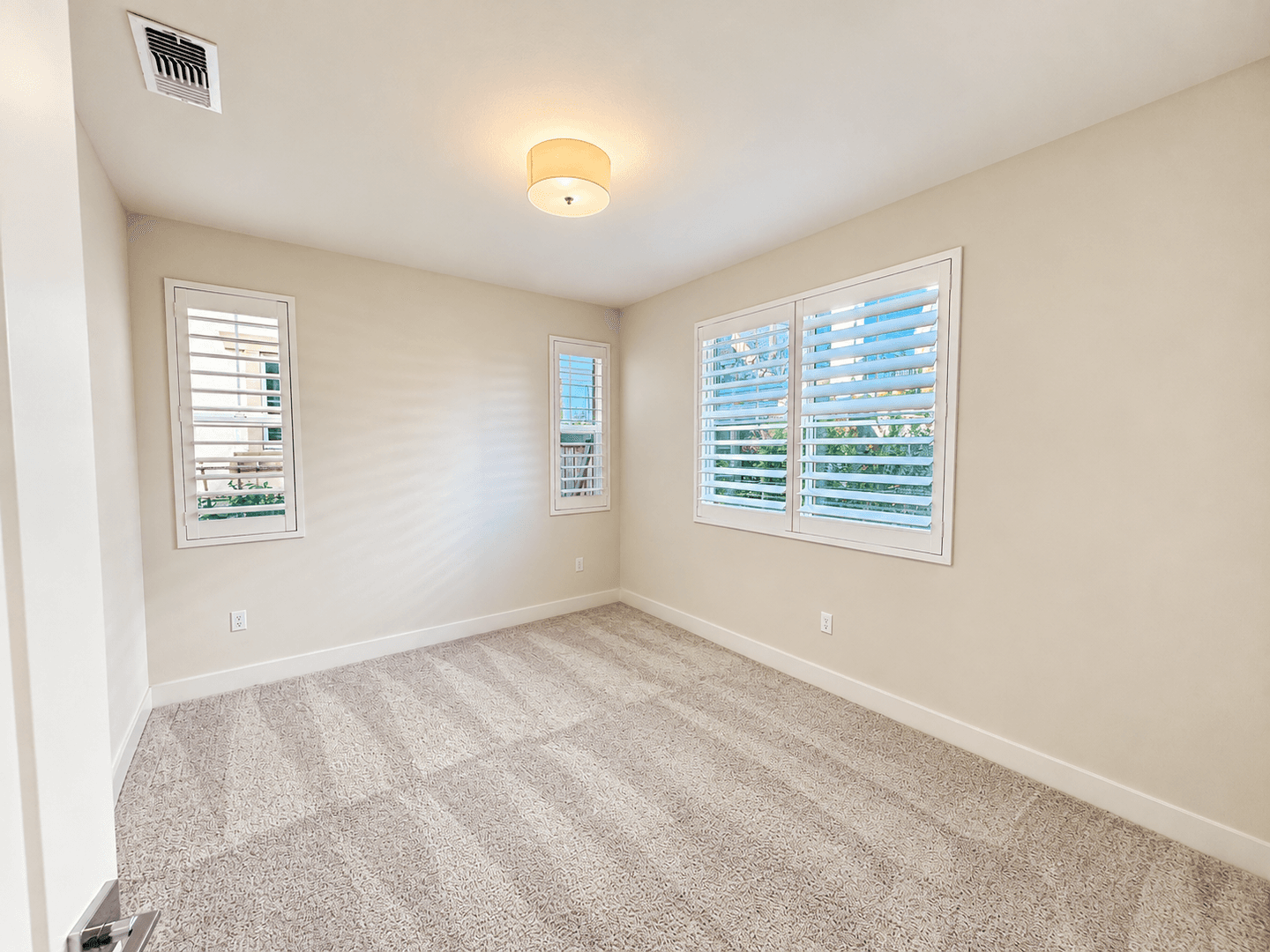 Newark Townhome: 37901 Hickory St