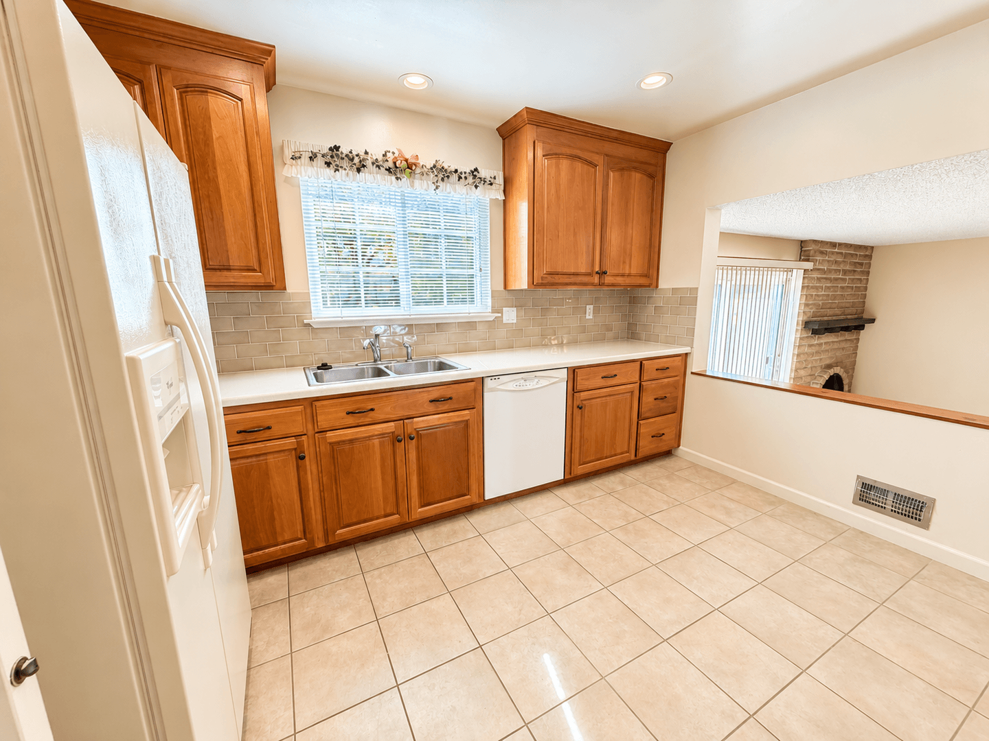 Fremont House: 40161 San Carlos Place