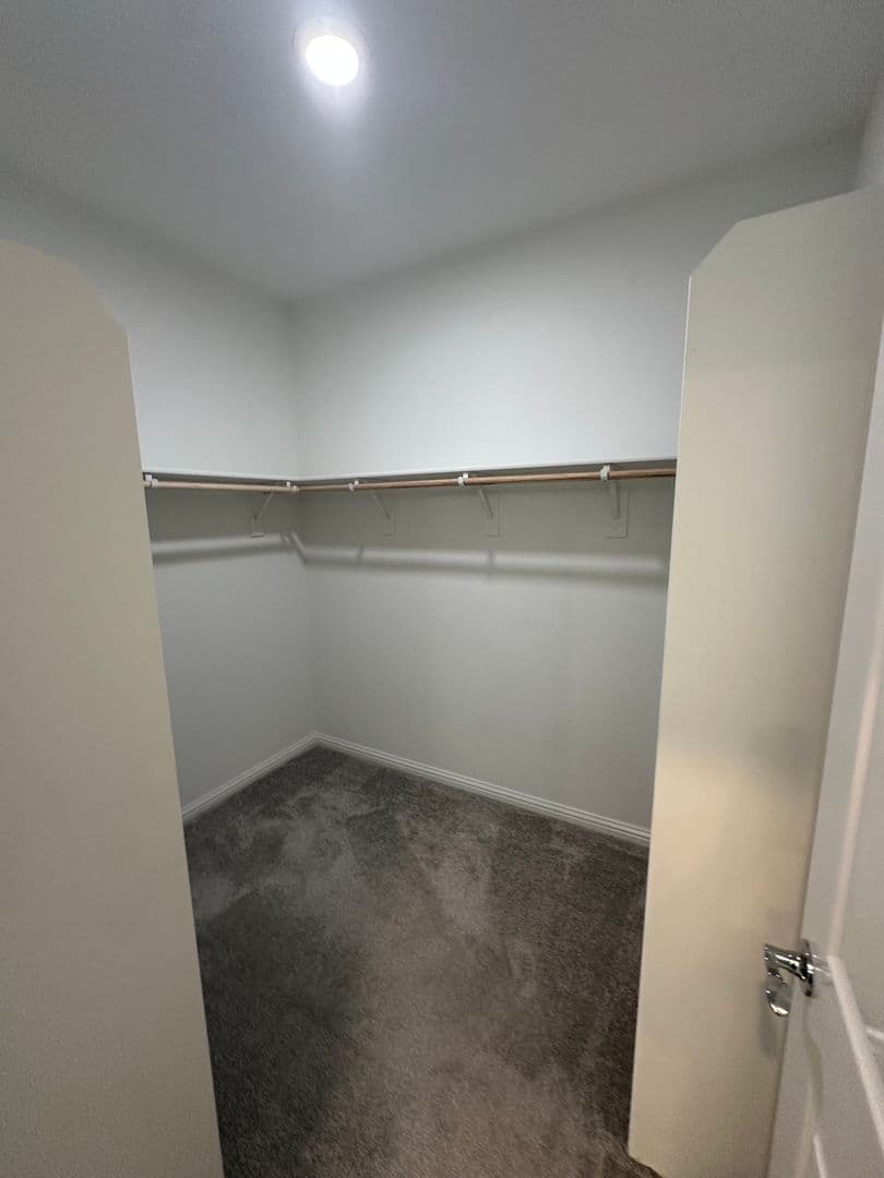 Brentwood House: 209 Brush Creek Dr