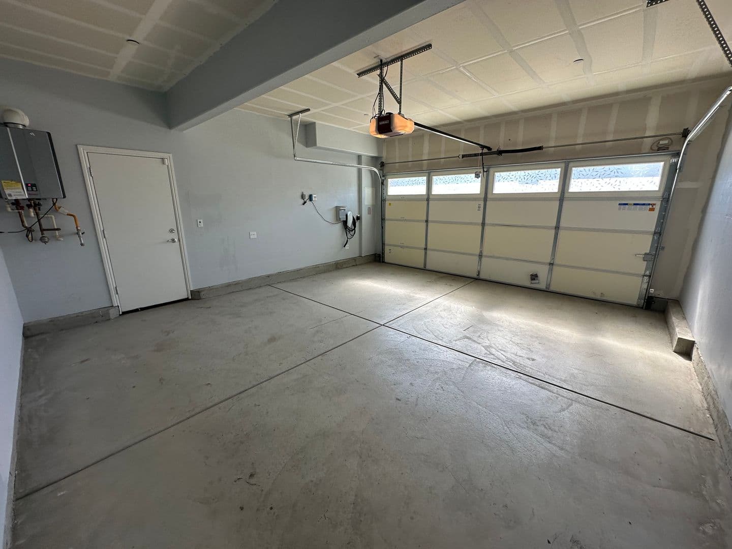 Brentwood House: 209 Brush Creek Dr