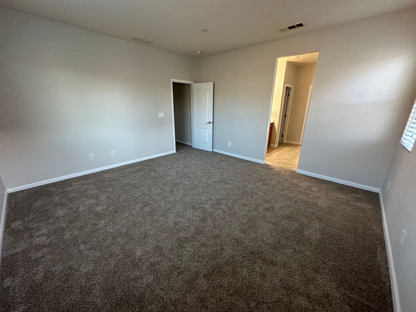 Mountain House House: 263 W Santa Clara Dr