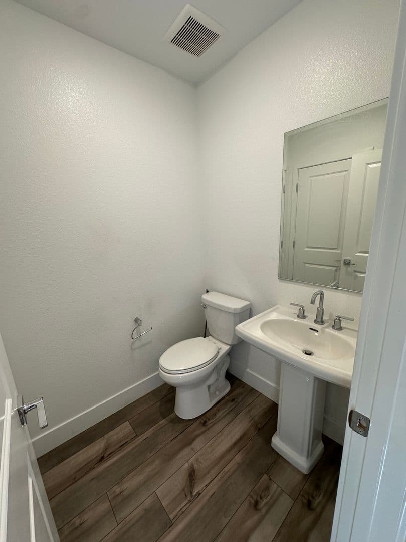 Mountain House House: 149 W Ukiah Pl