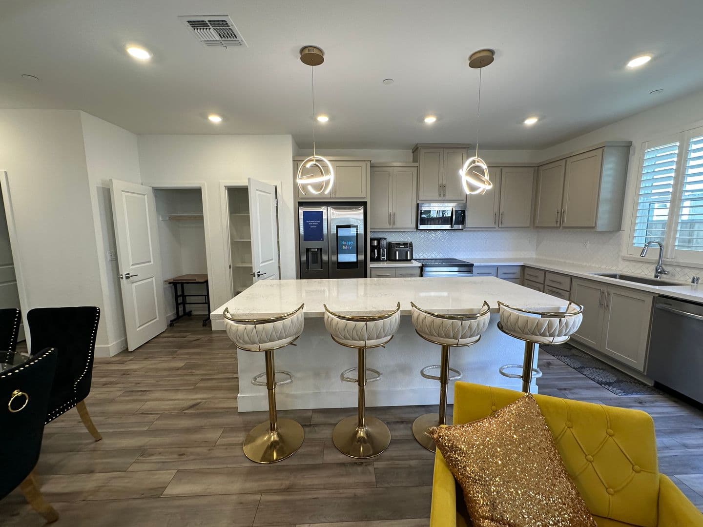 Mountain House House: 149 W Ukiah Pl