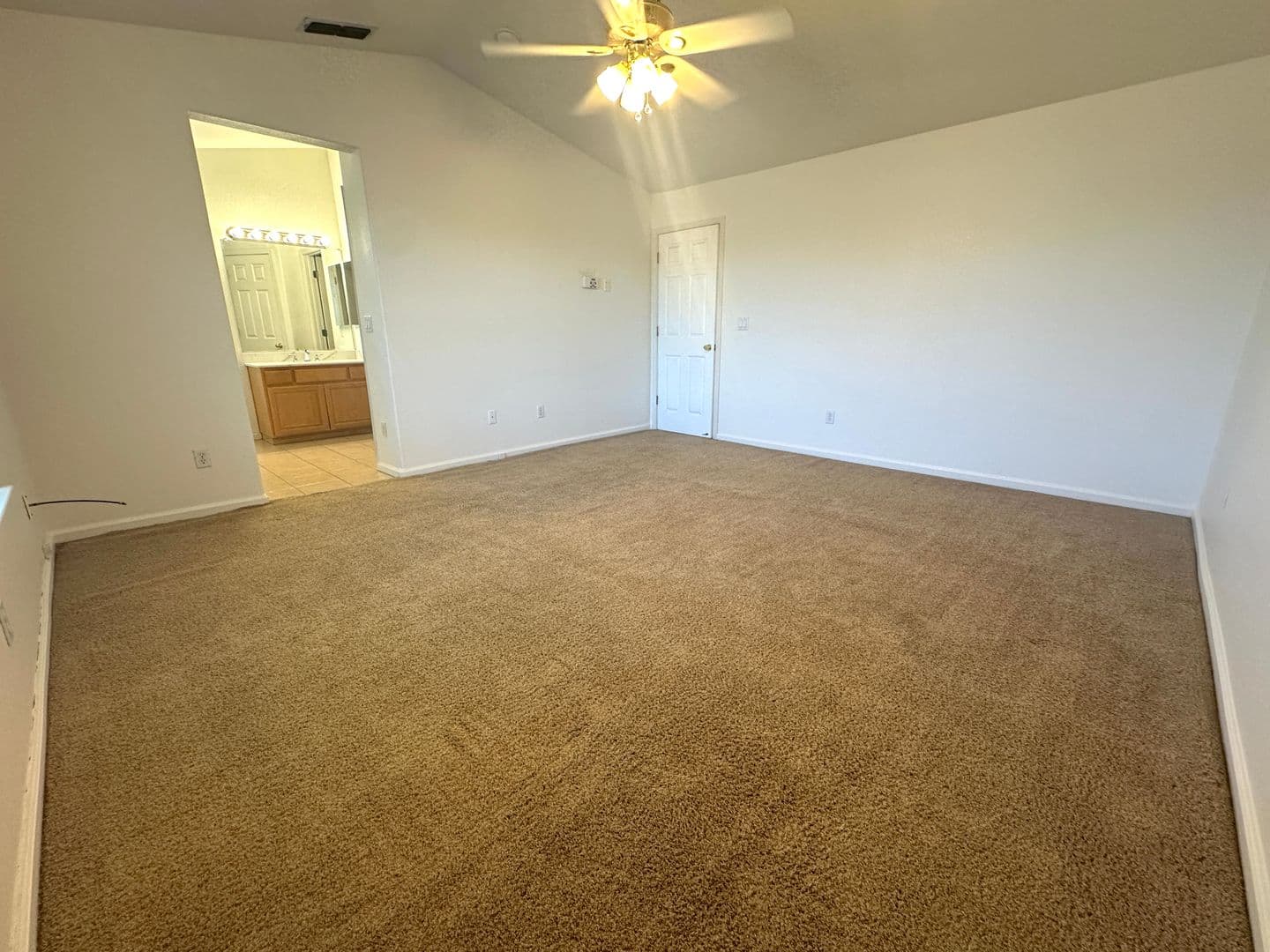 Brentwood House: 235 Brushwood Pl