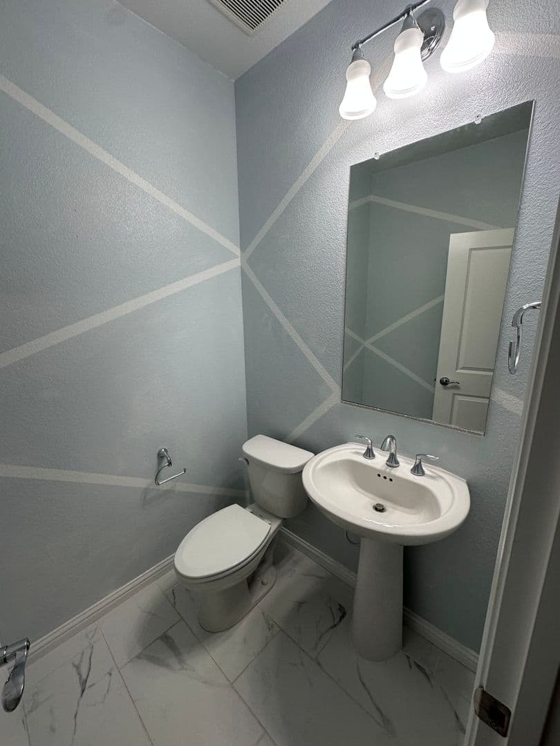 Brentwood House: 209 Brush Creek Dr