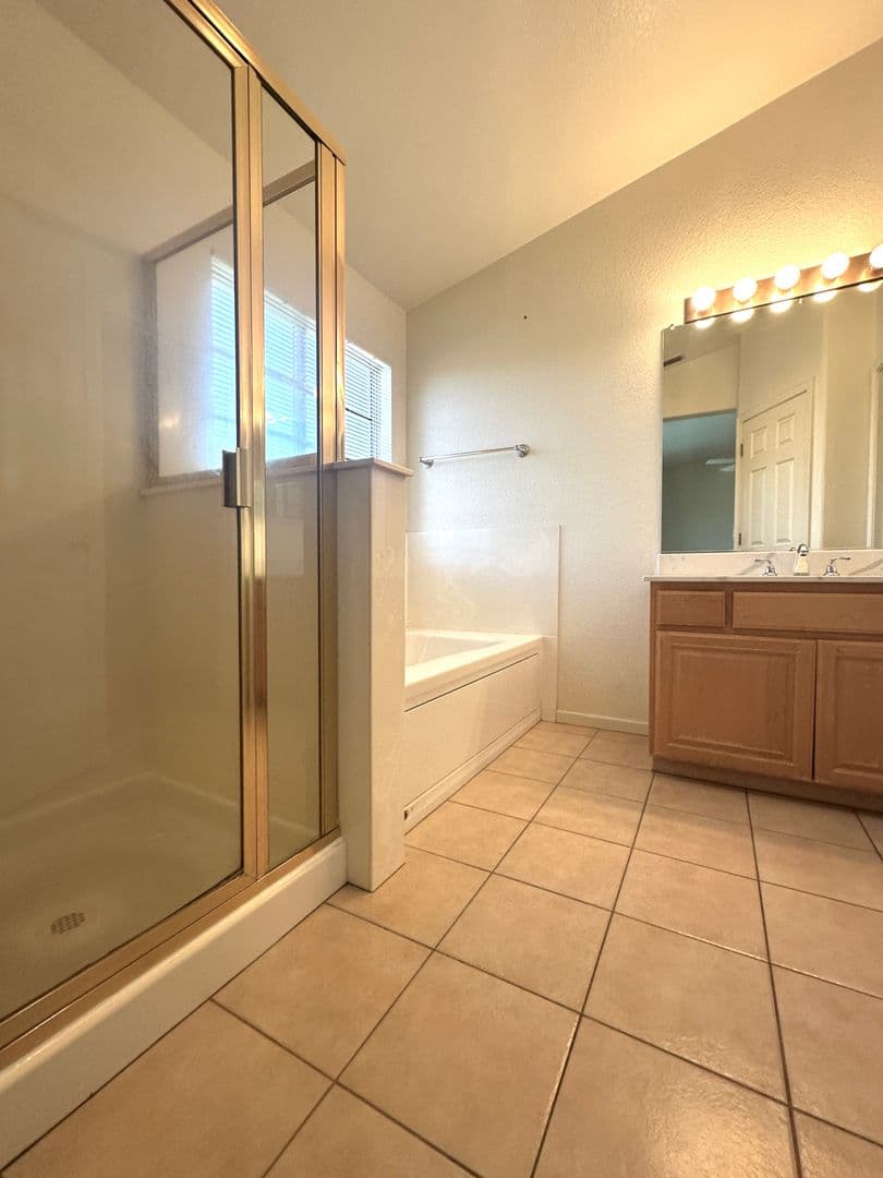 Brentwood House: 235 Brushwood Pl