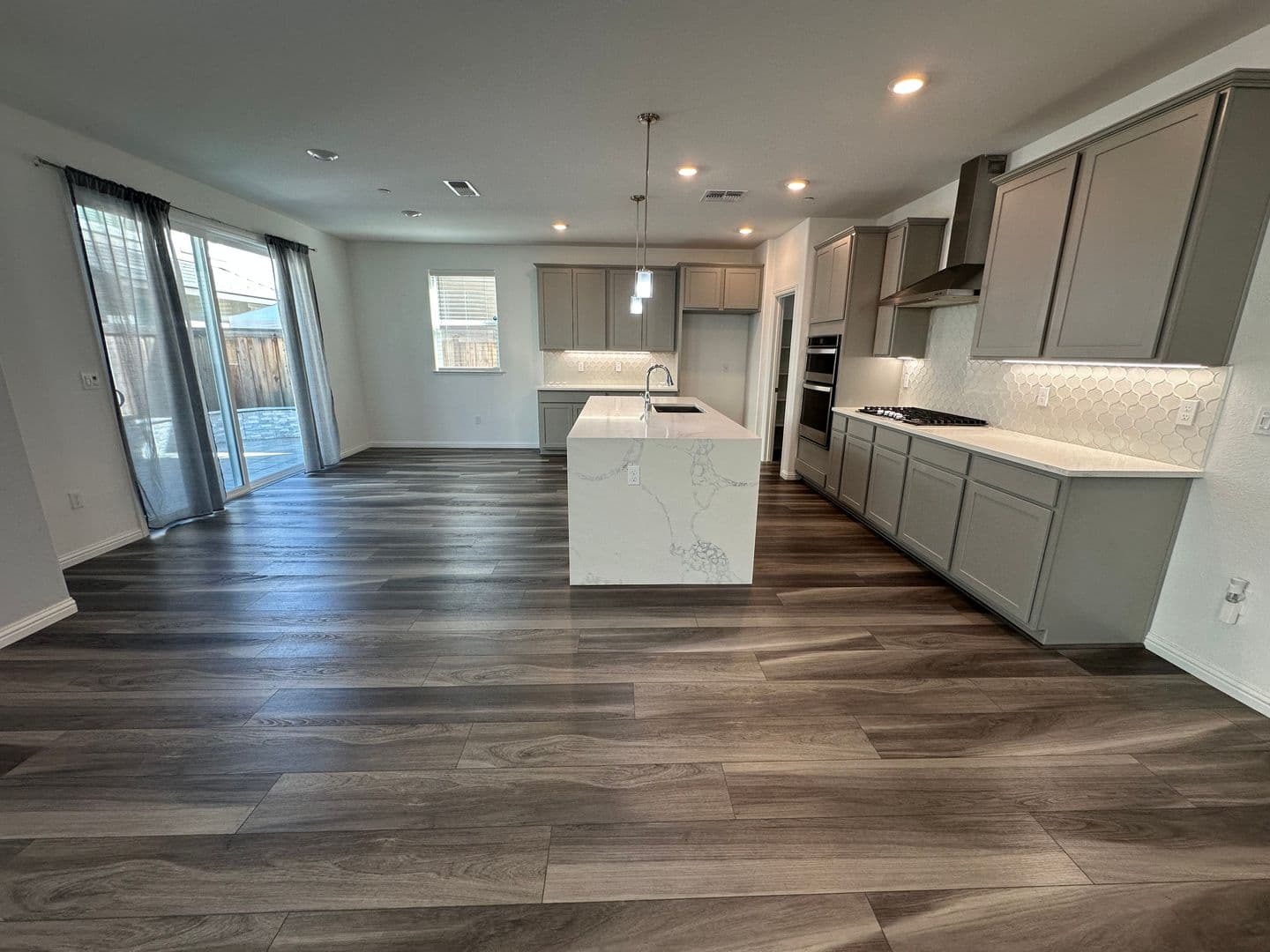 Brentwood House: 209 Brush Creek Dr