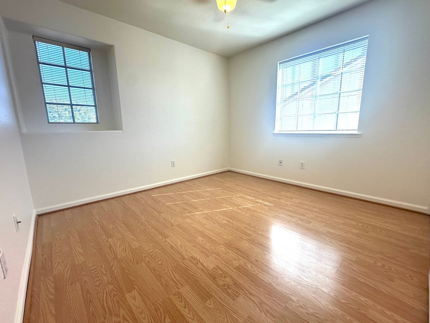 Brentwood House: 235 Brushwood Pl