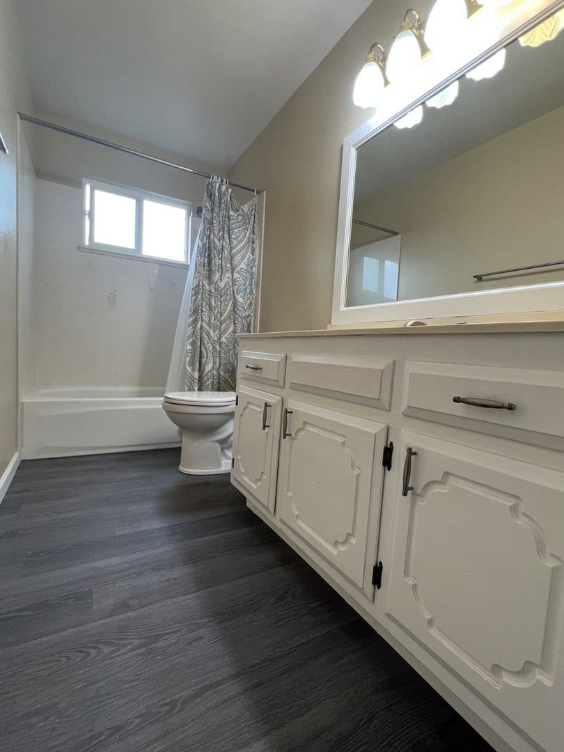 Antioch House: 3214 Harbour Dr