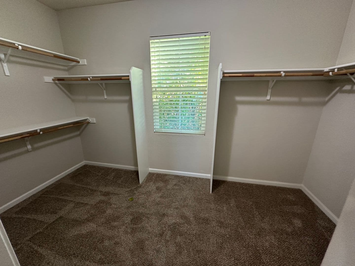 Mountain House House: 263 W Santa Clara Dr