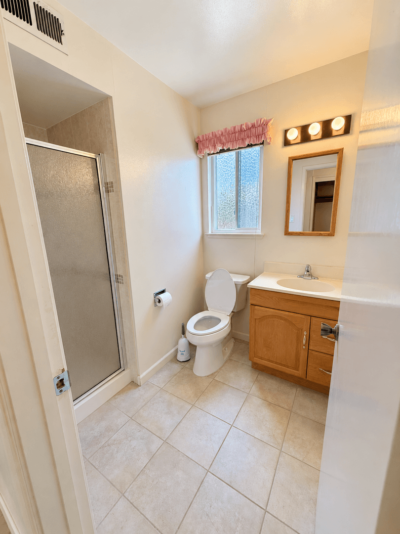 Fremont House: 40161 San Carlos Place