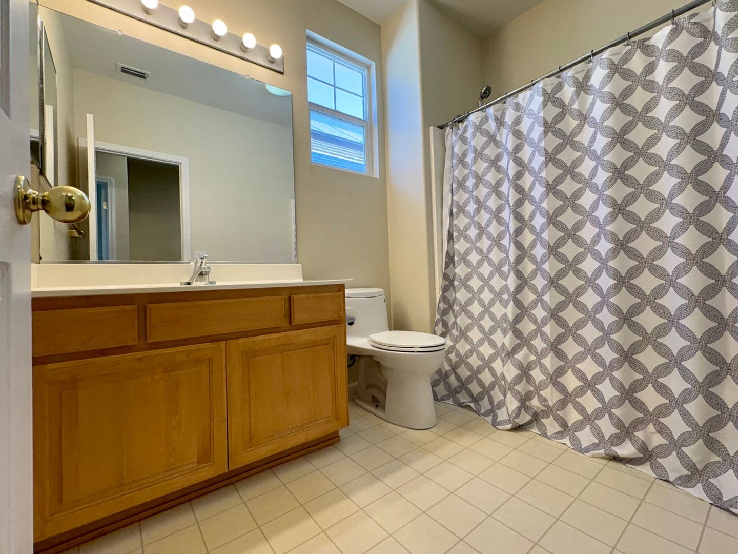 Pittsburg House: 687 Rockspray Cir