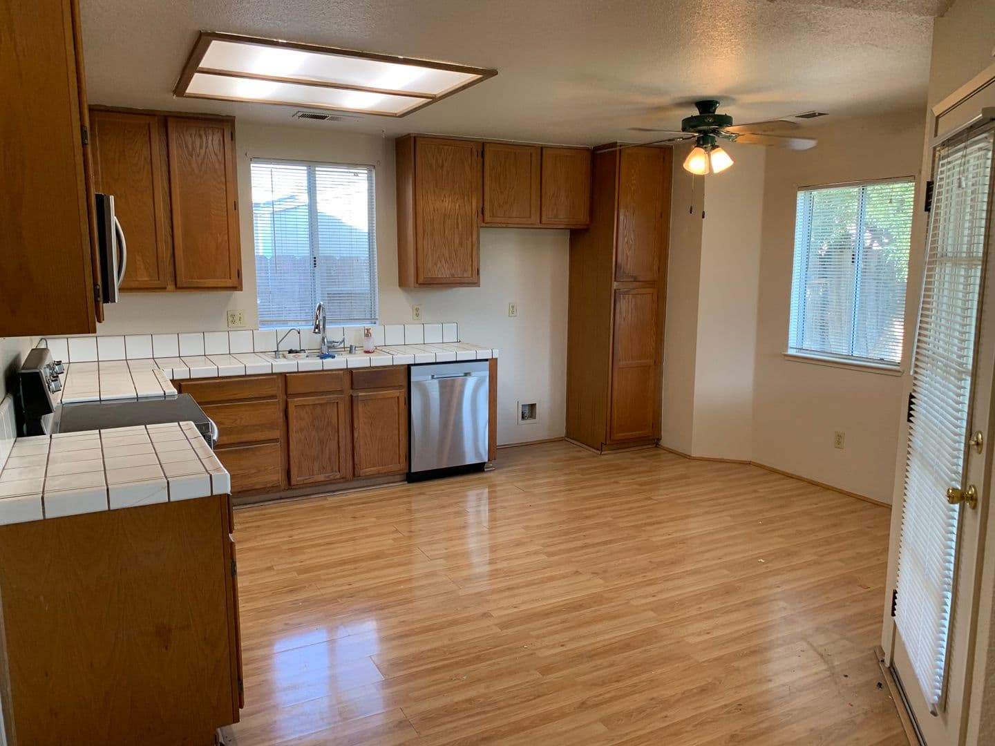 Lathrop House: 321 Thomsen Rd
