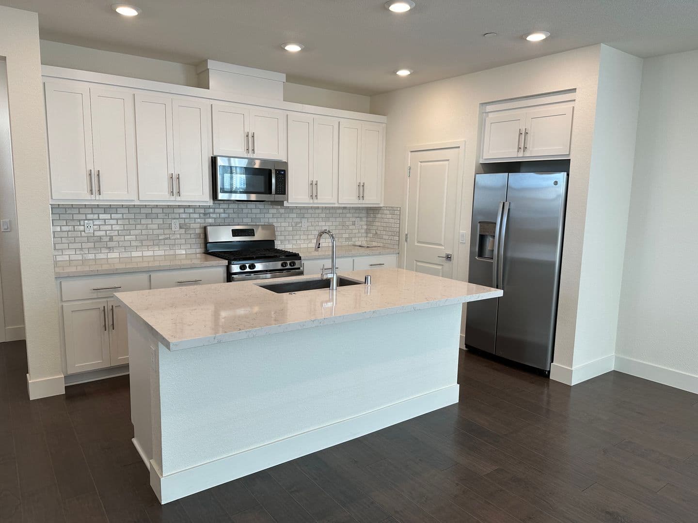 Lathrop House: 2056 Marina Dr