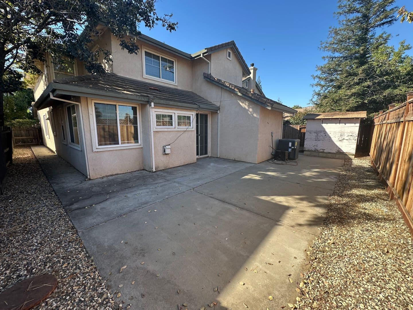 Tracy House: 1541 Peony Dr