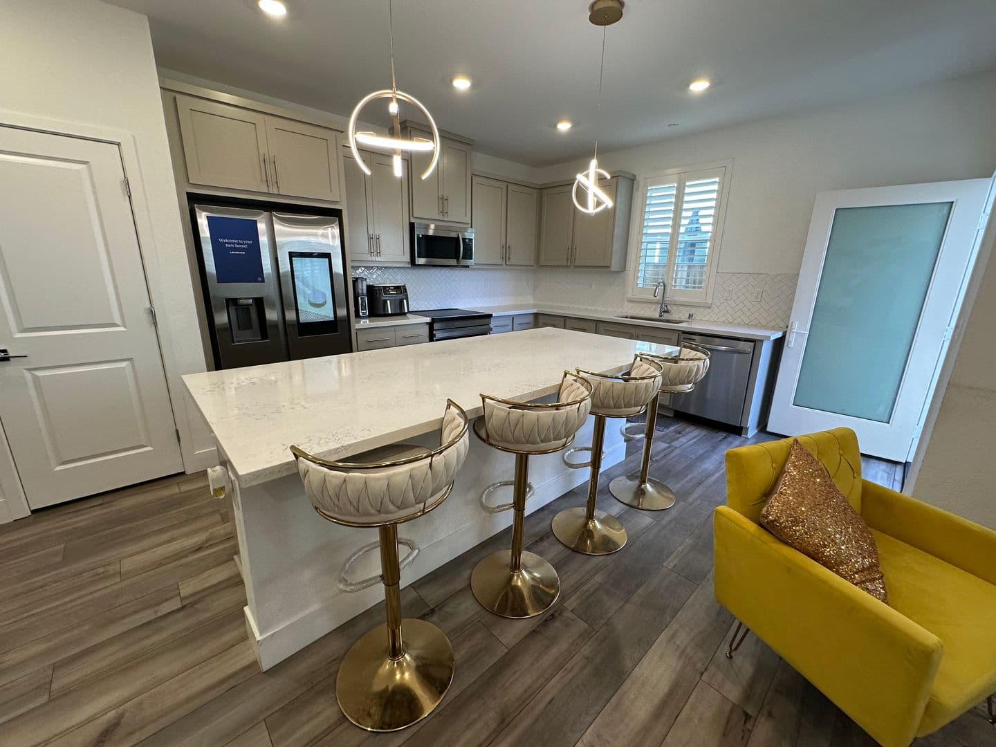 Mountain House House: 149 W Ukiah Pl