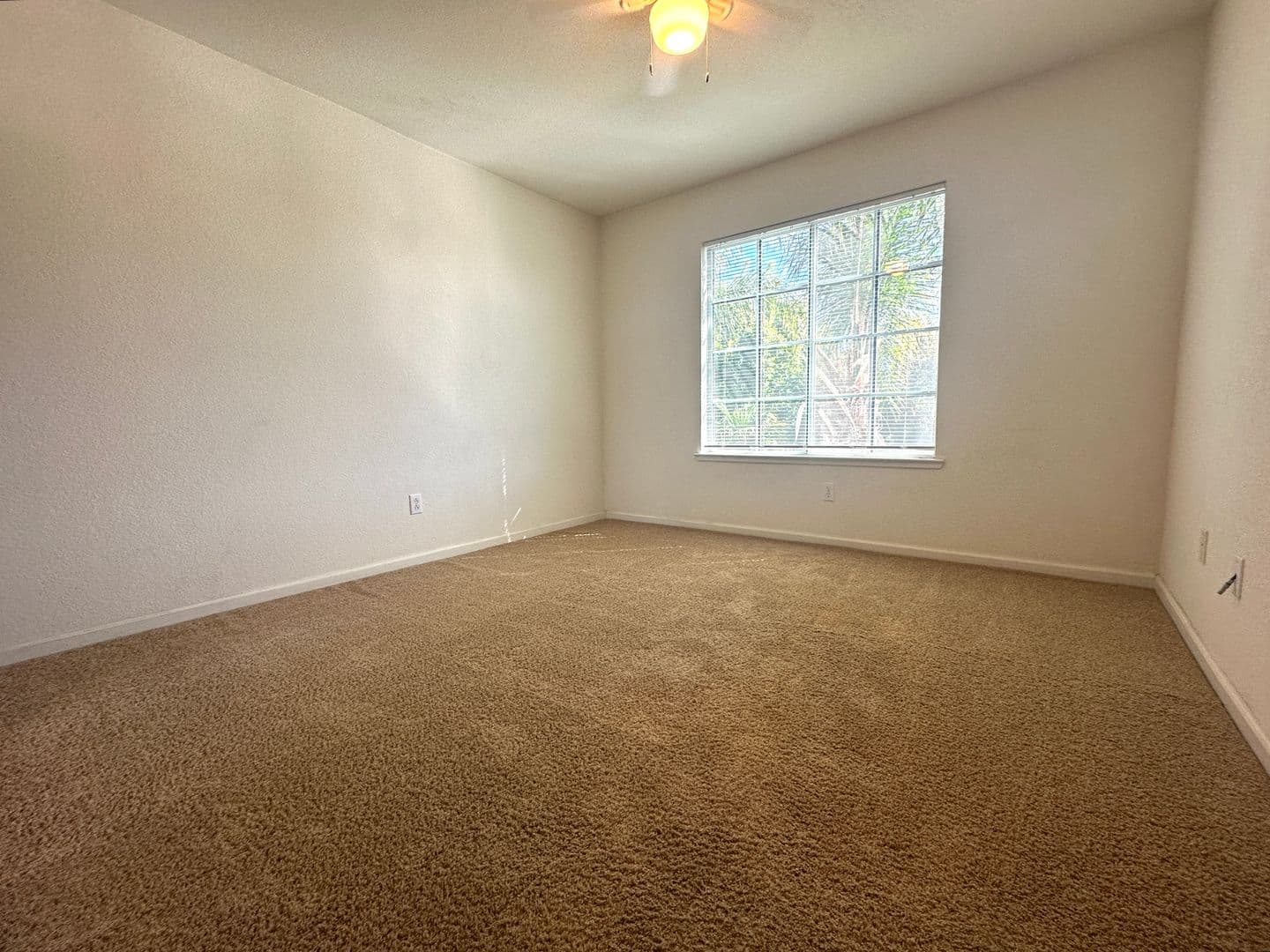 Brentwood House: 235 Brushwood Pl