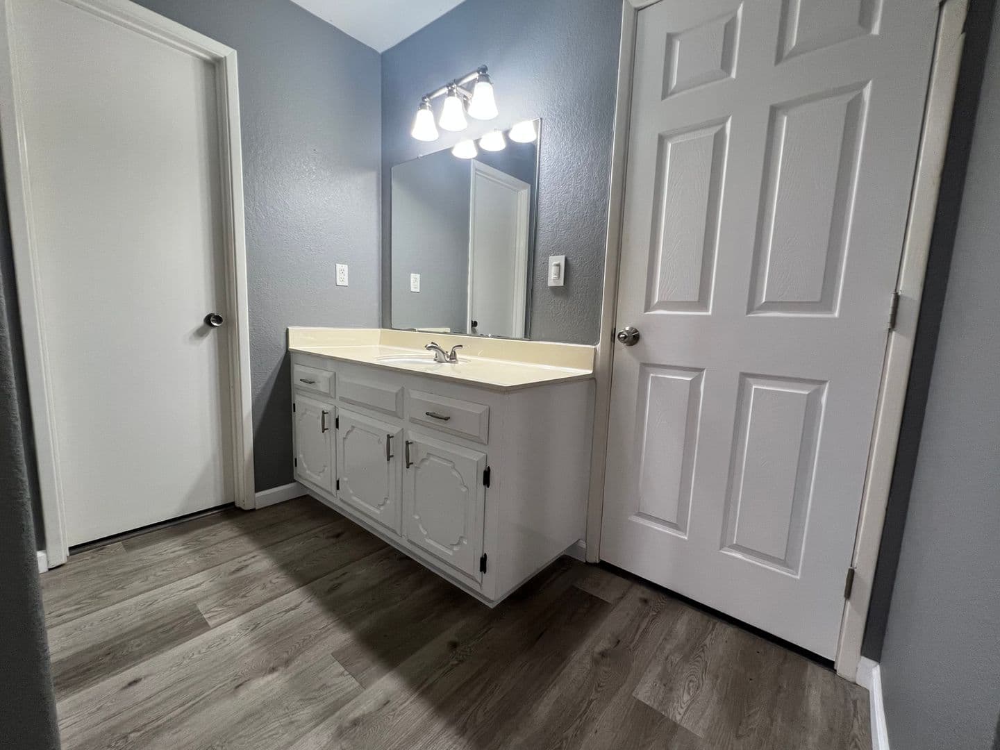 Antioch House: 3214 Harbour Dr