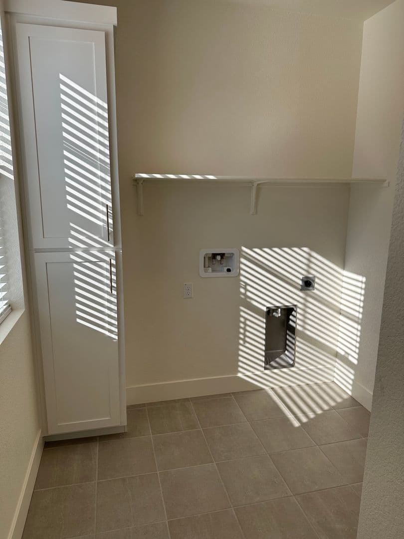 Lathrop House: 2056 Marina Dr