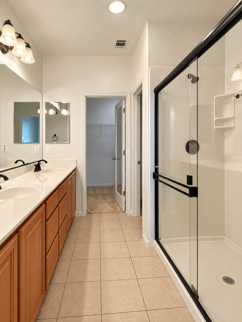 Hayward House: 22774 Amador St Unit 4