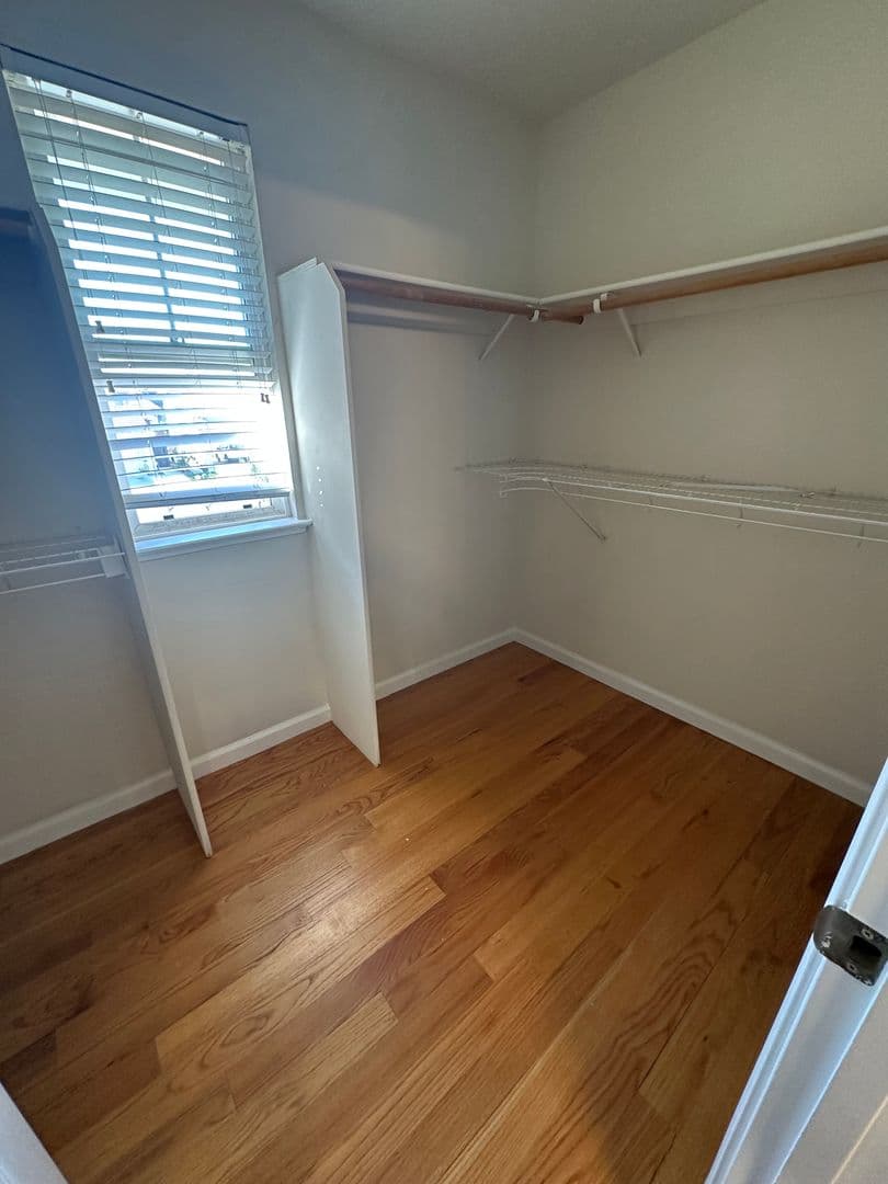 Tracy House: 1541 Peony Dr