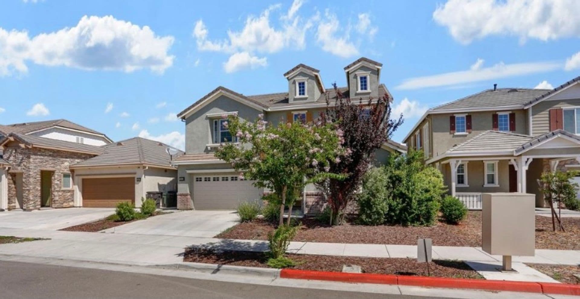 Tracy House: 649 Perino Ln