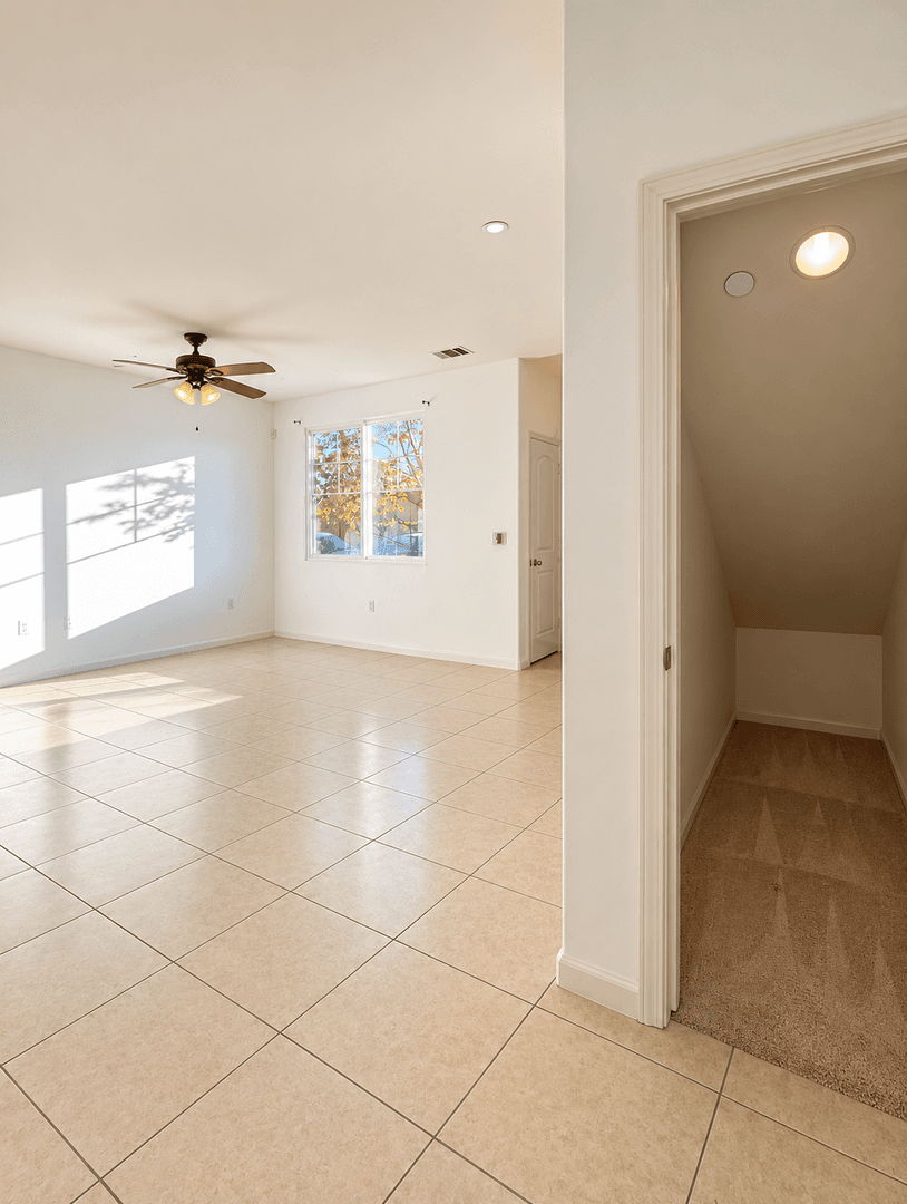 Hayward House: 22774 Amador St Unit 4