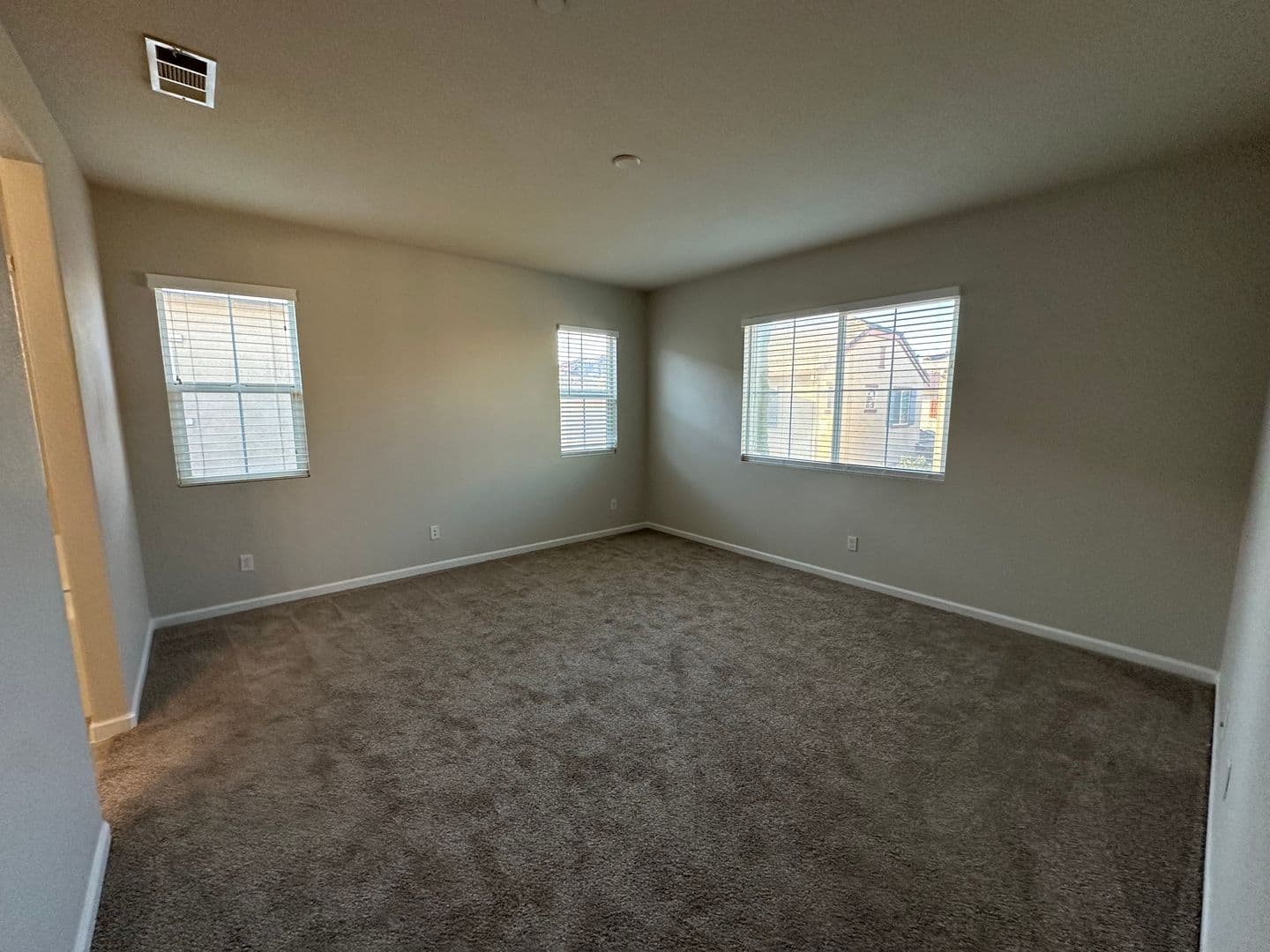 Mountain House House: 263 W Santa Clara Dr