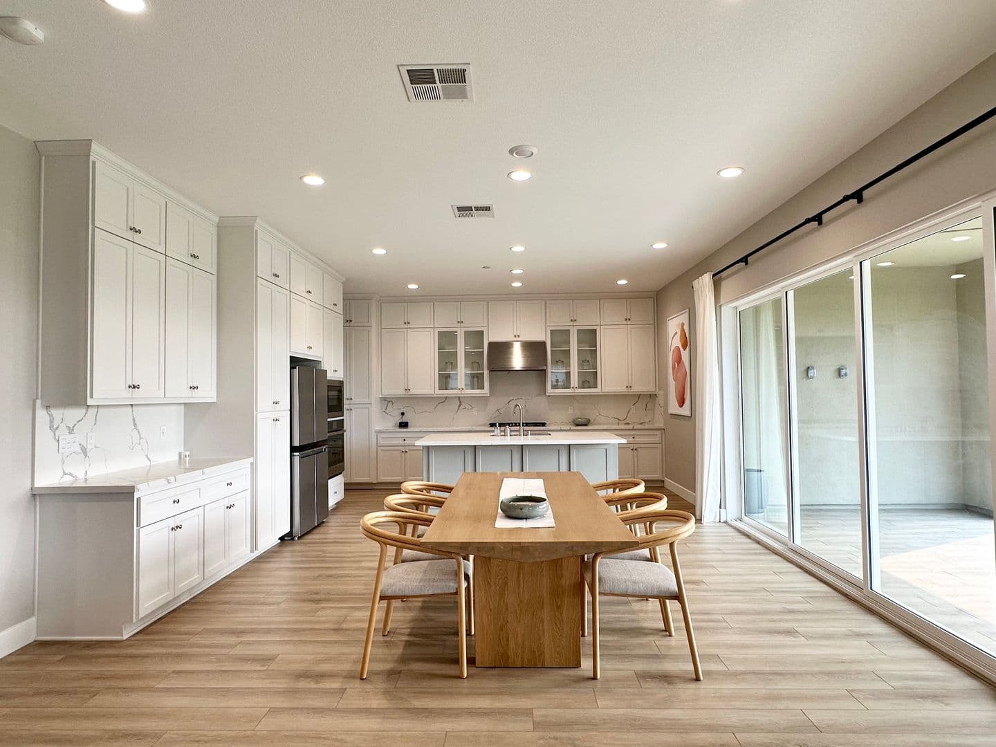 Brentwood House: 1960 Decanter Cir
