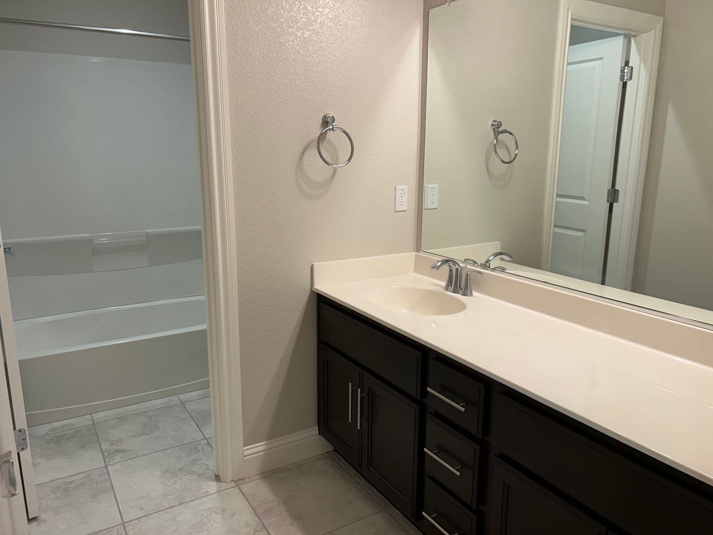 Tracy House: 264 Mabel Josephine Dr