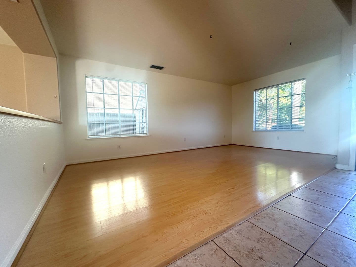 Brentwood House: 235 Brushwood Pl