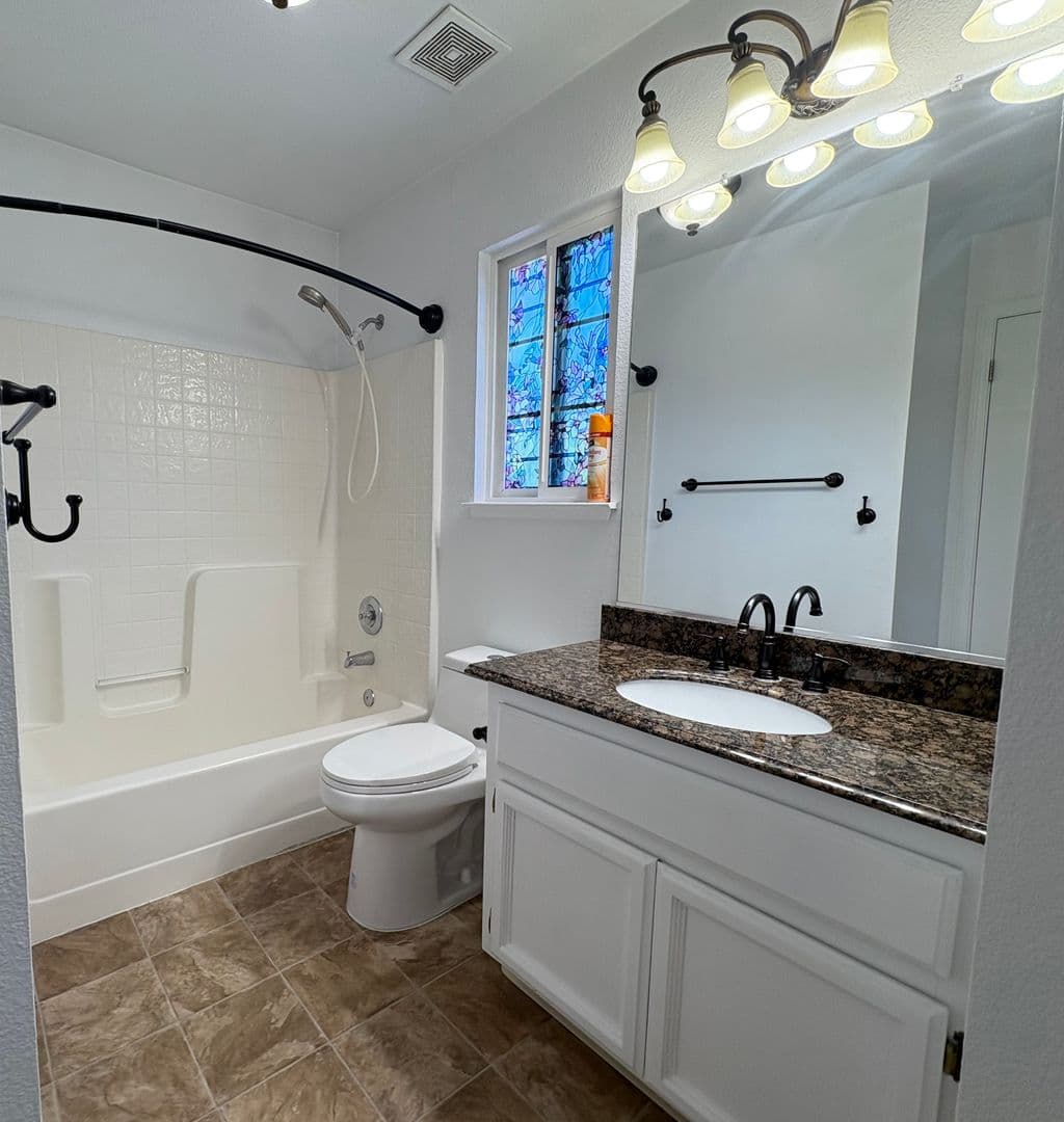 Brentwood House: 1088 Glenwillow Dr