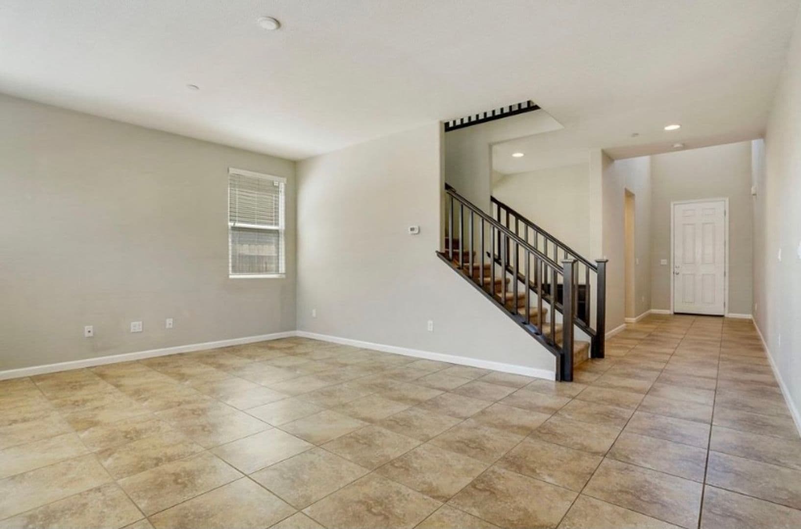 Tracy House: 649 Perino Ln