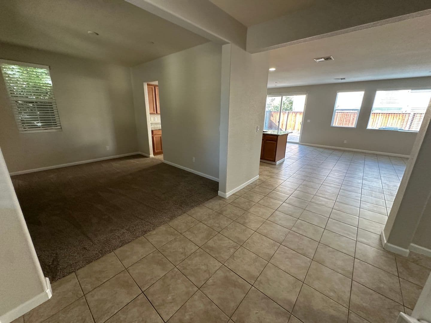 Mountain House House: 263 W Santa Clara Dr