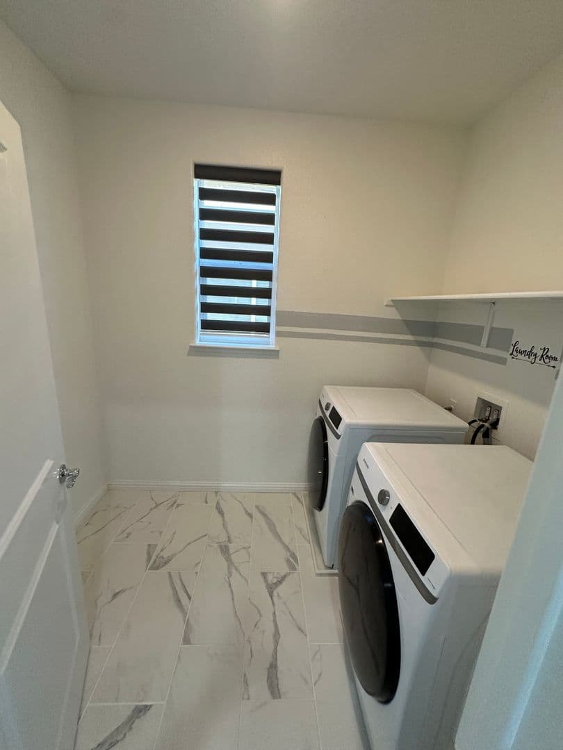 Brentwood House: 209 Brush Creek Dr