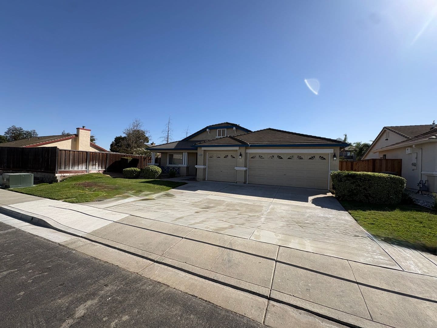 Oakley House: 5120 Winchester Dr