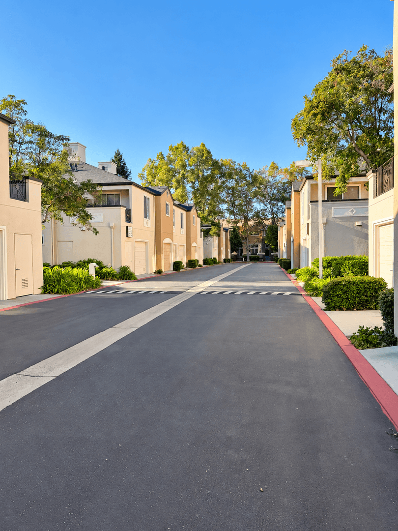 San Jose Condo: 709 Applause Place