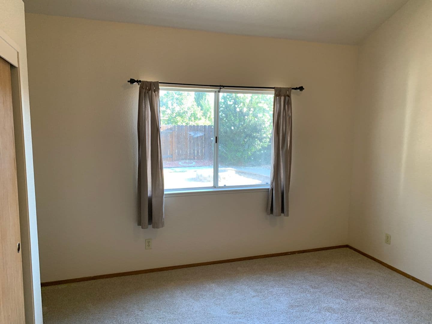 Lathrop House: 321 Thomsen Rd