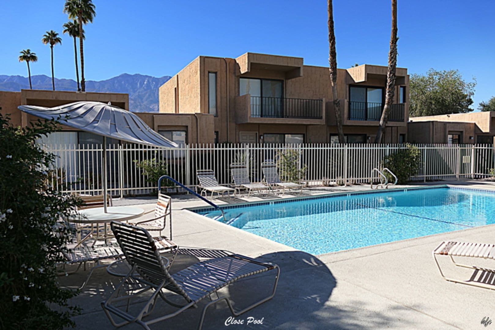 Palm Springs Condo: 5547 Los Coyotes Dr