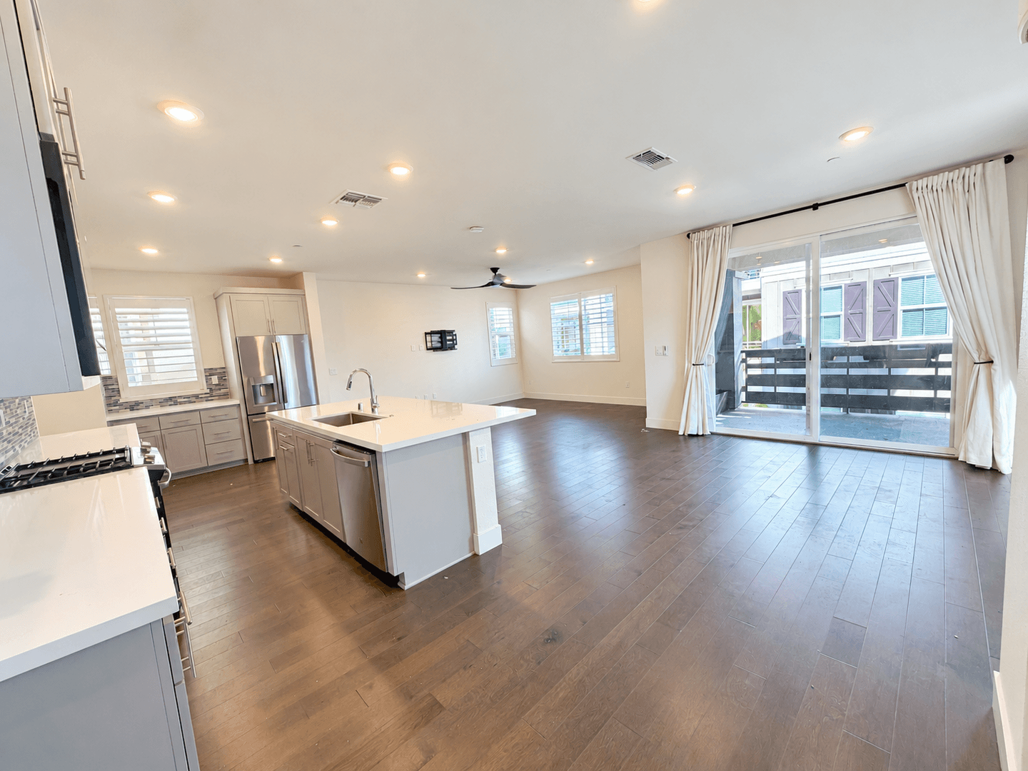 Newark Townhome: 37901 Hickory St
