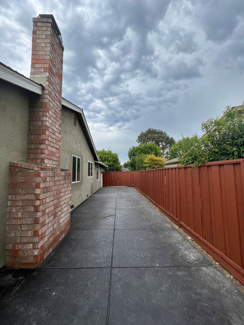 Antioch House: 3214 Harbour Dr